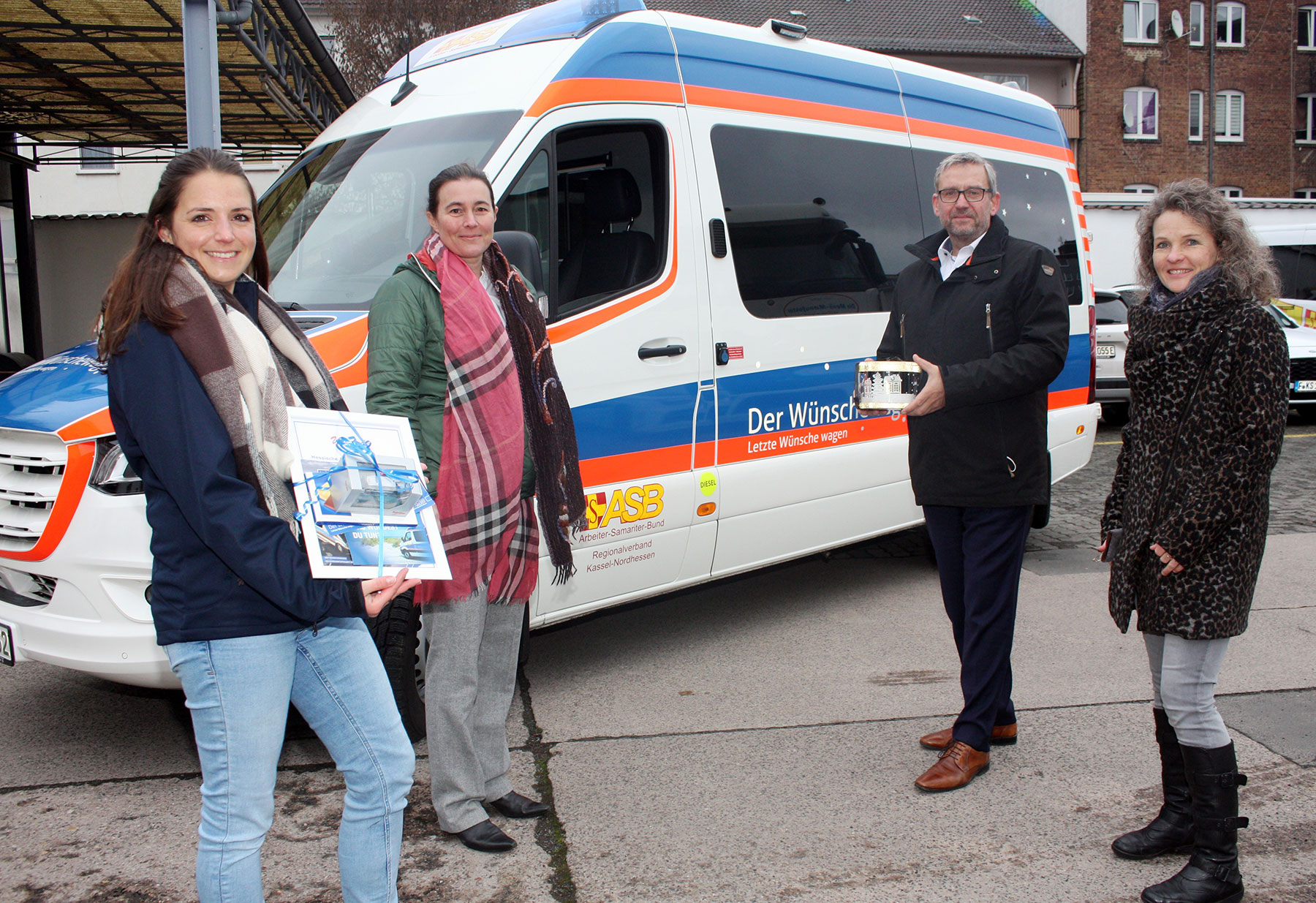 HLG spendet 1250 Euro für „Wünschewagen Nordhessen“