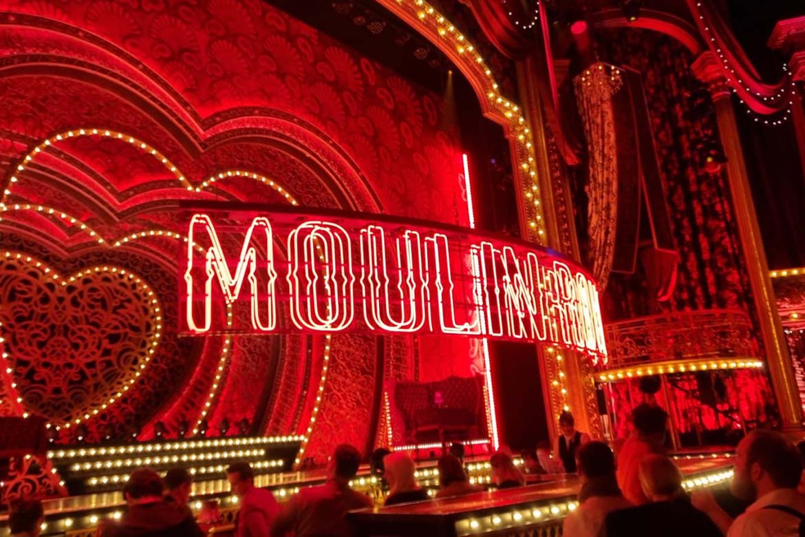 Noch einmal Moulin Rouge anschauen.